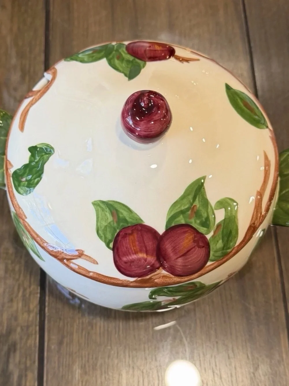 Franscian Apple pattern soup tureen and ladle
